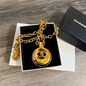 CHANEL Vintage Gold CC Crescent Pendant Chain Necklace